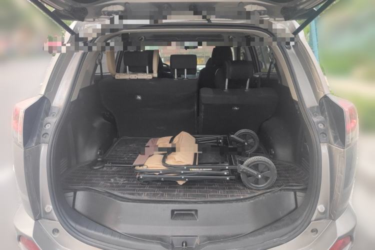 Used Toyota RAV4 2016 2.0L CVT Two-Wheel Drive Fashion Edition China V Standard Trunk
