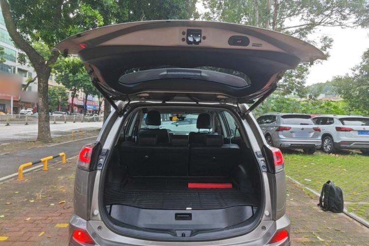 Used Toyota RAV4 2016 2.0L CVT Two-Wheel Drive Smart Edition China V Standard Trunk
