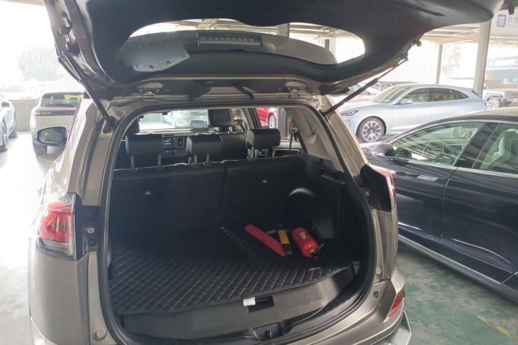 Used Toyota RAV4 2016 2.0L CVT Two-Wheel Drive Smart Edition China V Standard Trunk