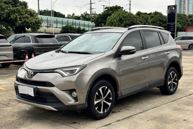 Ojetý Toyota RAV4 2016 2.0L CVT Two-Wheel Drive Smart Edition China V Standard