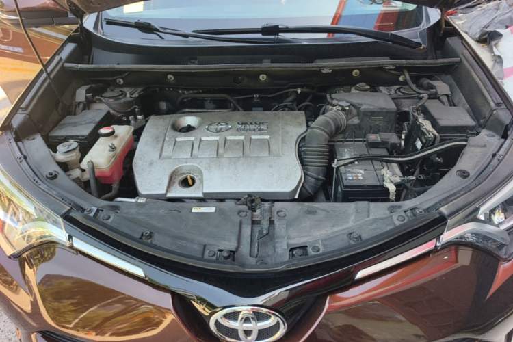 Used Toyota RAV4 2016 2.0L CVT Two-Wheel Drive Smart Edition China V Standard Engine Bay