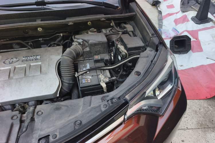 Used Toyota RAV4 2016 2.0L CVT Two-Wheel Drive Smart Edition China V Standard Engine Bay Left