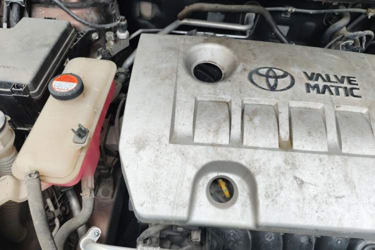 Used Toyota RAV4 2016 2.0L CVT Two-Wheel Drive Fashion Edition China V Standard Engine Bay Right