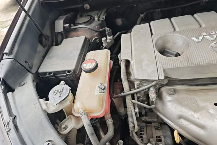 Used Toyota RAV4 2016 2.5L Automatic 4x4 Elite Edition Engine Bay Right
