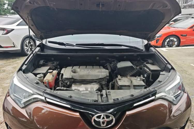 Used Toyota RAV4 2016 2.5L Automatic 4x4 Elite Edition Engine Bay