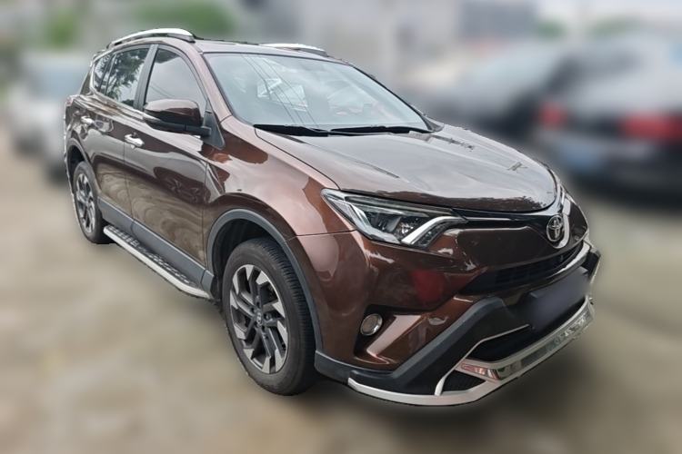 Used Toyota RAV4 2016 2.5L Automatic 4x4 Elite Edition Front Right 45 Deg