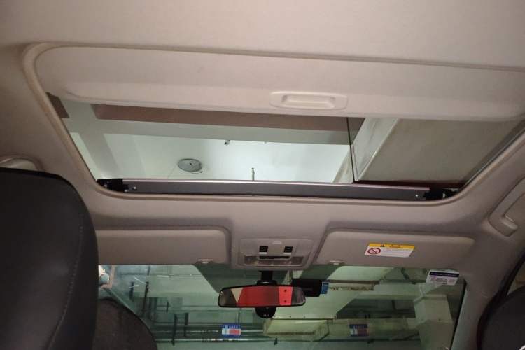 Used Toyota RAV4 2016 2.0L CVT Two-Wheel Drive Fashion Edition China V Standard Headliner