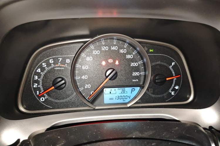 Used Toyota RAV4 2016 2.0L CVT Two-Wheel Drive Fashion Edition China V Standard Instrument Cluster