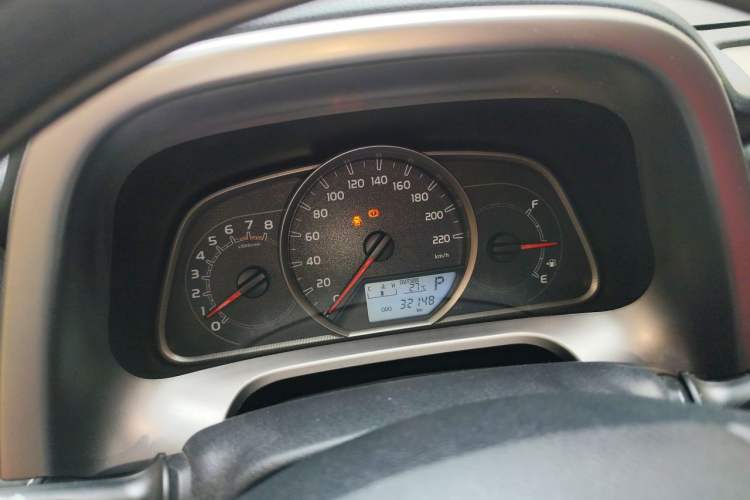 Used Toyota RAV4 2016 2.0L CVT Two-Wheel Drive Fashion Edition China V Standard Instrument Cluster