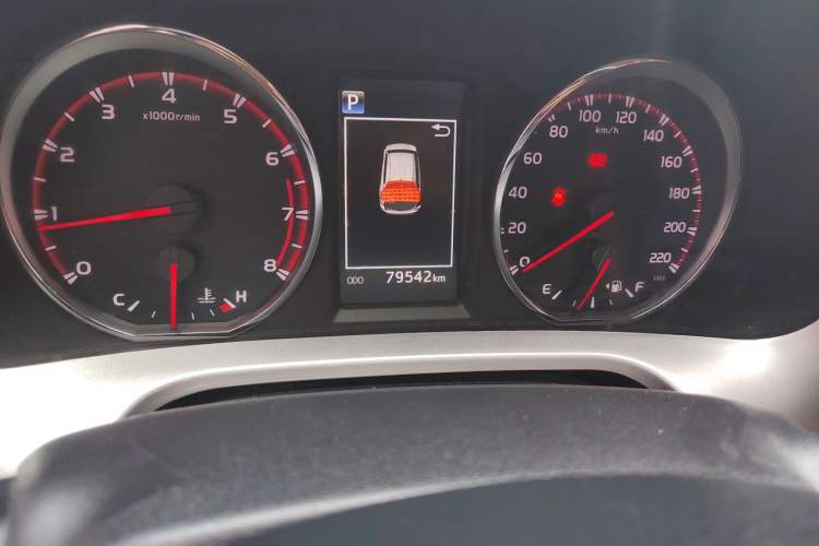 Used Toyota RAV4 2016 2.0L CVT Two-Wheel Drive Smart Edition China V Standard Odometer Close Up