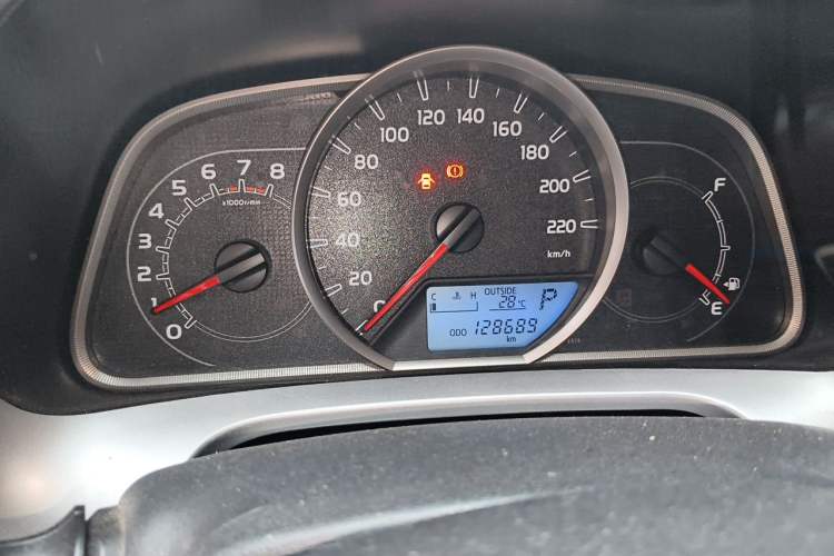 Used Toyota RAV4 2016 2.0L CVT Two-Wheel Drive Urban Edition China V Standard Odometer Close Up