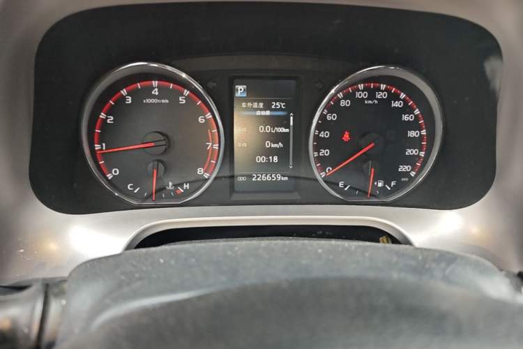 Used Toyota RAV4 2016 2.5L Automatic 4x4 Elite Edition Odometer Close Up