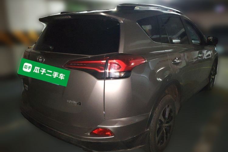 Used Toyota RAV4 2016 2.0L CVT Two-Wheel Drive Fashion Edition China V Standard Rear Right 45 Deg