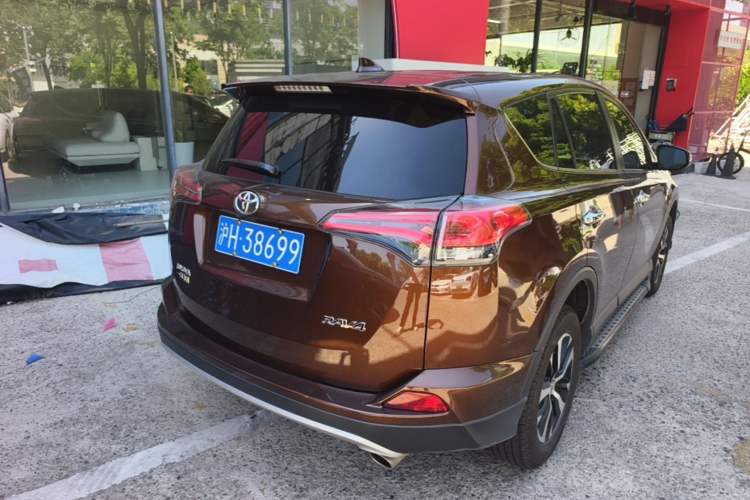 Used Toyota RAV4 2016 2.0L CVT Two-Wheel Drive Smart Edition China V Standard Rear Right 45 Deg