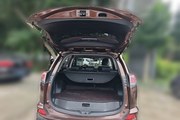 Used Toyota RAV4 2016 2.5L Automatic 4x4 Elite Edition Trunk