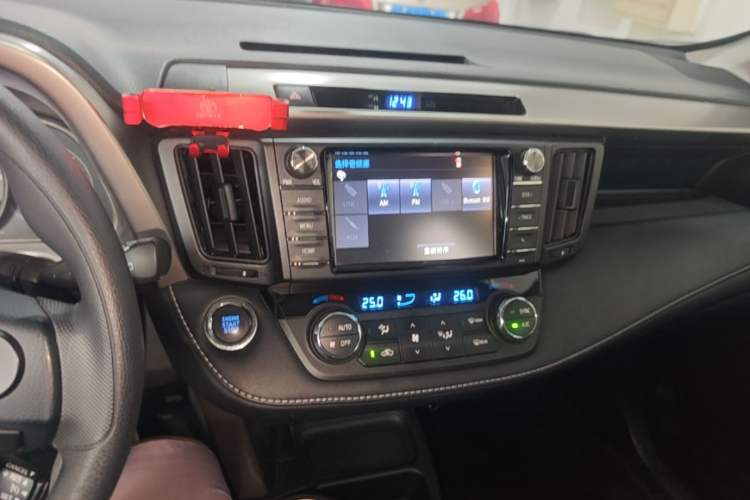 Used Toyota RAV4 2016 2.0L CVT Two-Wheel Drive Fashion Edition China V Standard Audio And AC Panel