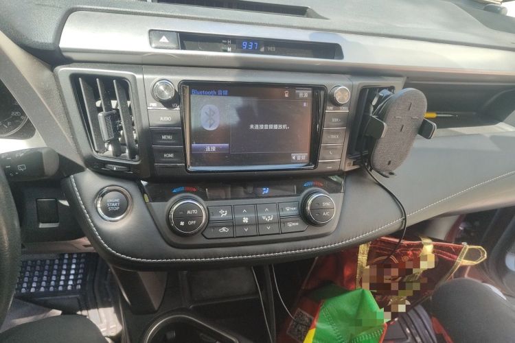 Used Toyota RAV4 2016 2.0L CVT Two-Wheel Drive Smart Edition China V Standard Audio And AC Panel