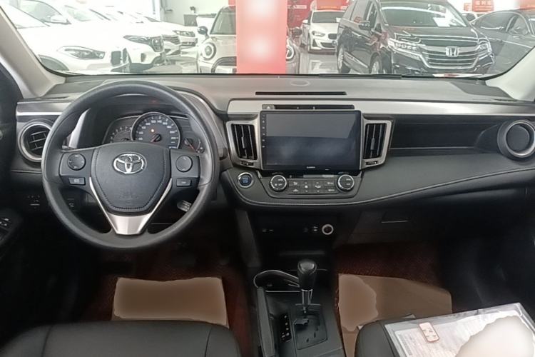 Used Toyota RAV4 2016 2.0L CVT Two-Wheel Drive Fashion Edition China V Standard Center Console