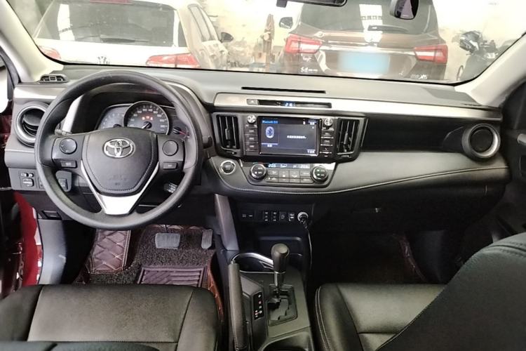 Used Toyota RAV4 2016 2.0L CVT Two-Wheel Drive Comfort Edition China V Standard Center Console
