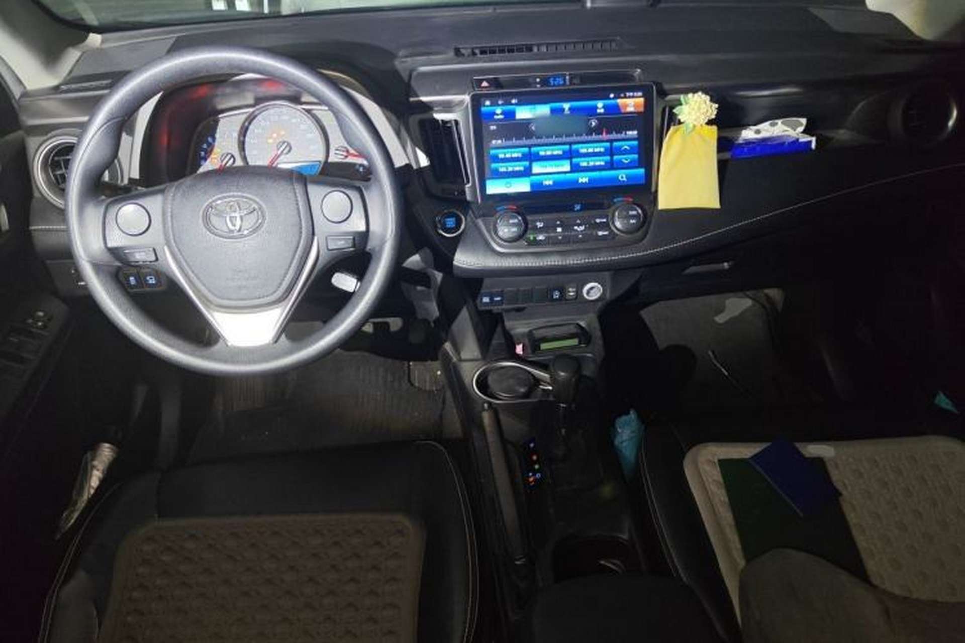 Used Toyota RAV4 2016 2.0L CVT Two-Wheel Drive Fashion Edition China V Standard Center Console
