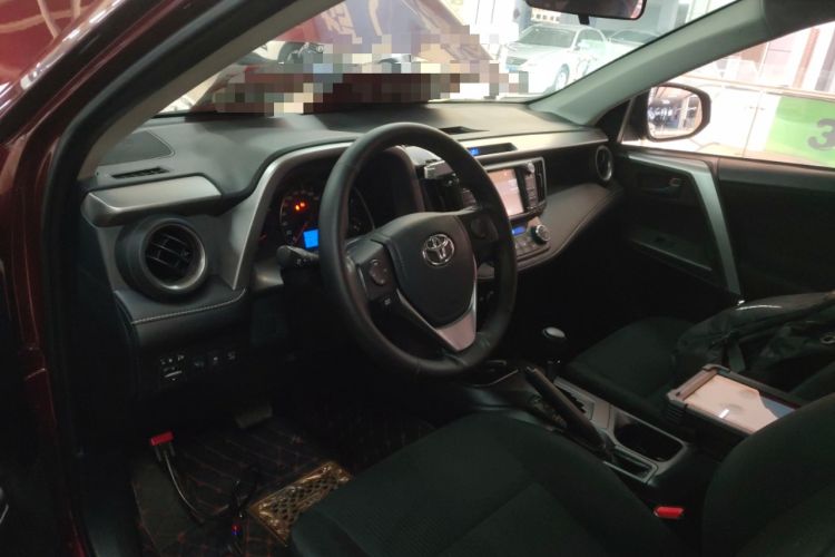 Used Toyota RAV4 2016 2.0L CVT Two-Wheel Drive Comfort Edition China V Standard Center Console