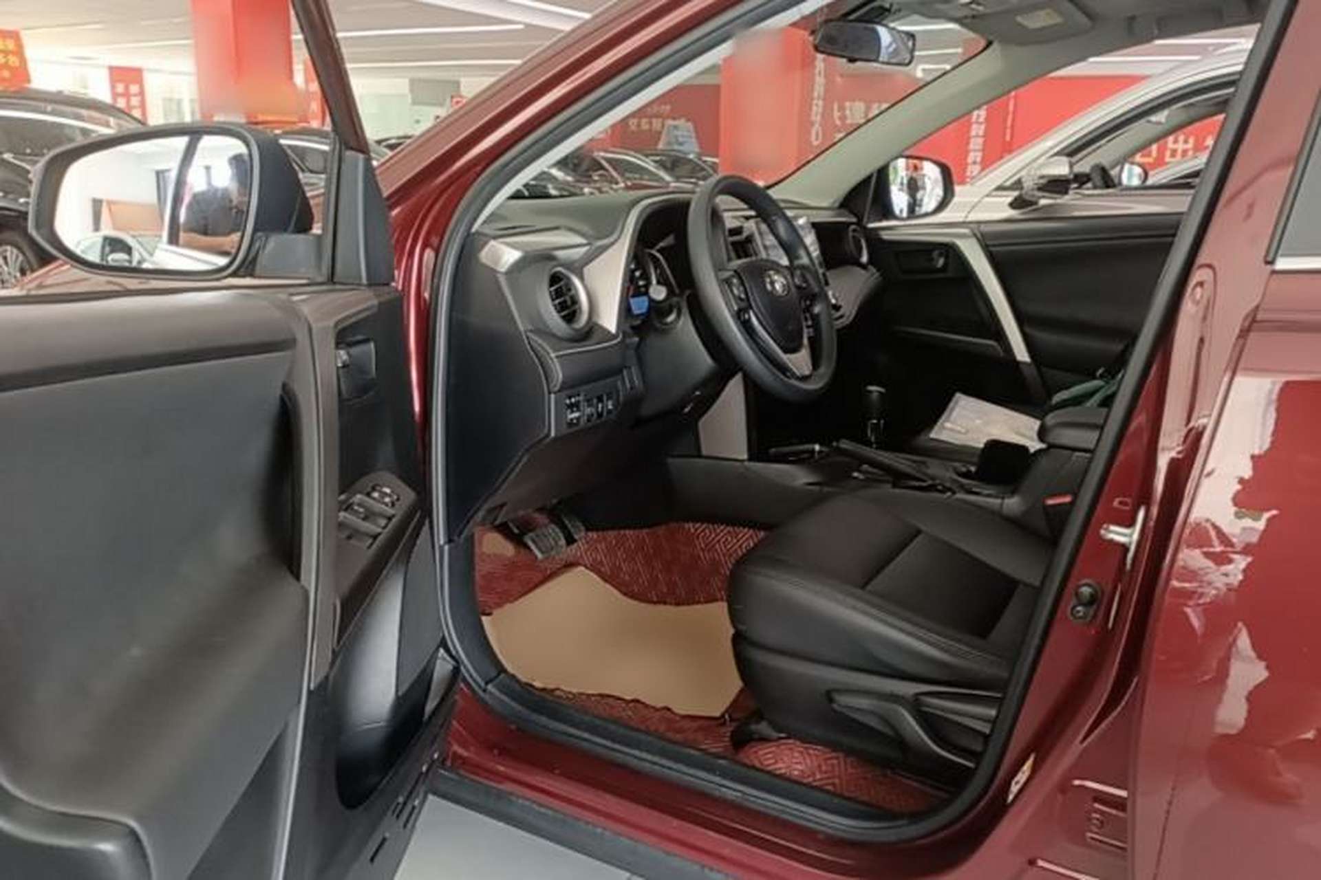 Used Toyota RAV4 2016 2.0L CVT Two-Wheel Drive Fashion Edition China V Standard Driver Seat