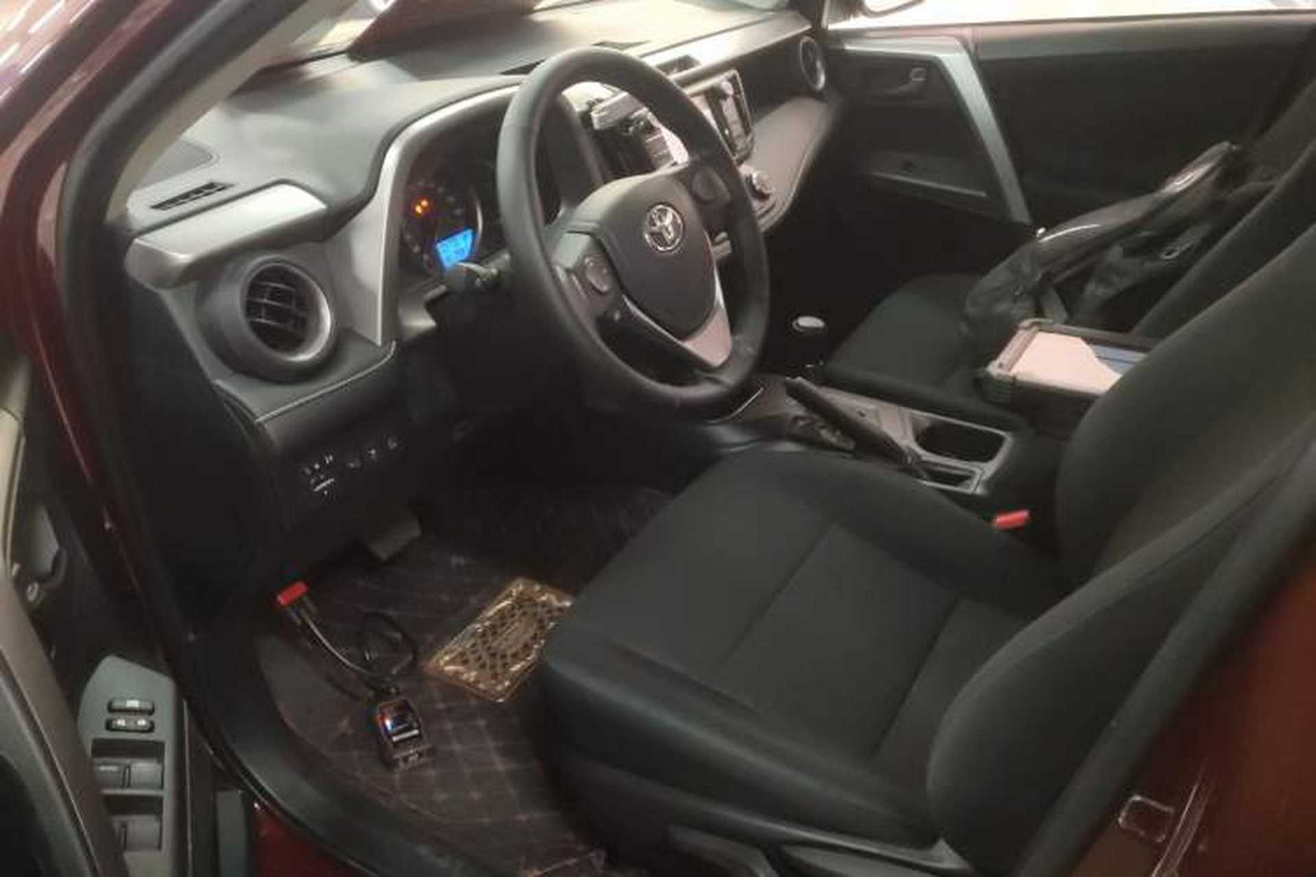 Used Toyota RAV4 2016 2.0L CVT Two-Wheel Drive Comfort Edition China V Standard Driver Seat