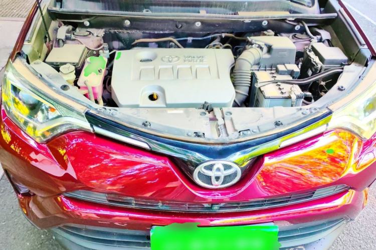Used Toyota RAV4 2016 2.0L CVT Two-Wheel Drive Fashion Edition China V Standard Engine Bay