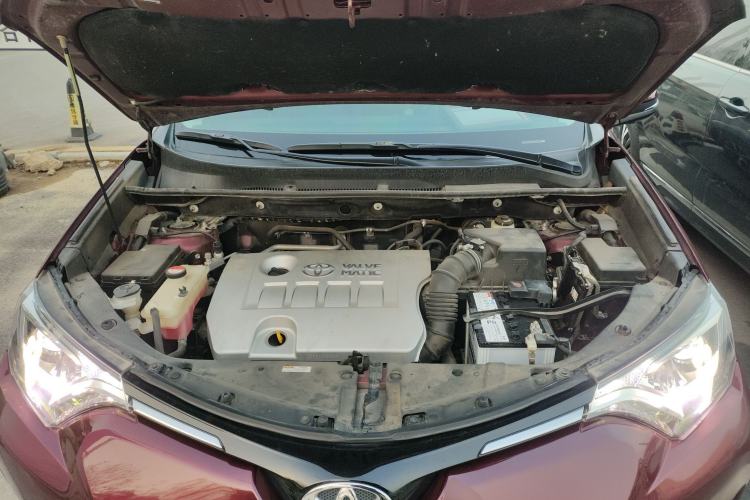 Used Toyota RAV4 2016 2.0L CVT Two-Wheel Drive Fashion Edition China V Standard Engine Bay