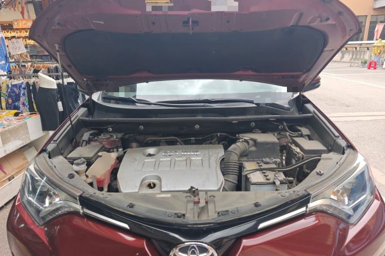 Used Toyota RAV4 2016 2.0L CVT Two-Wheel Drive Urban Edition China V Standard Engine Bay