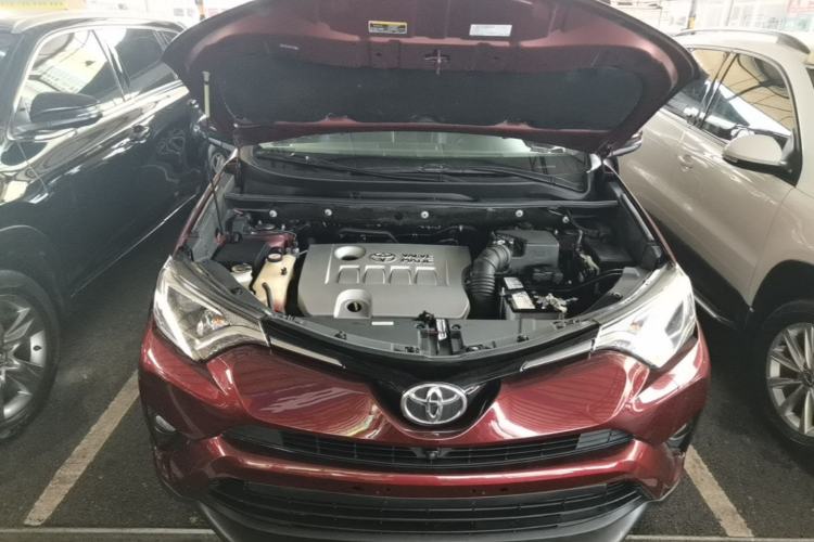 Used Toyota RAV4 2016 2.0L CVT Two-Wheel Drive Fashion Edition China V Standard Engine Bay