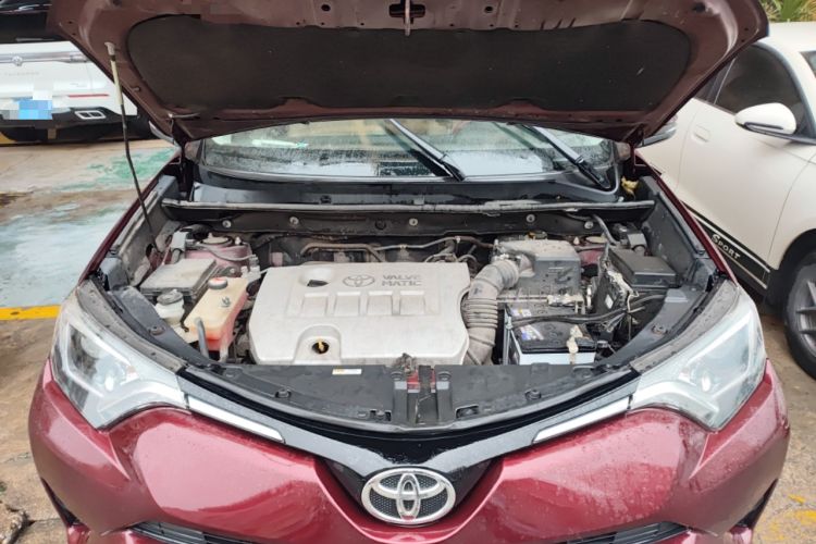 Used Toyota RAV4 2016 2.0L CVT Two-Wheel Drive Urban Edition China V Standard Engine Bay