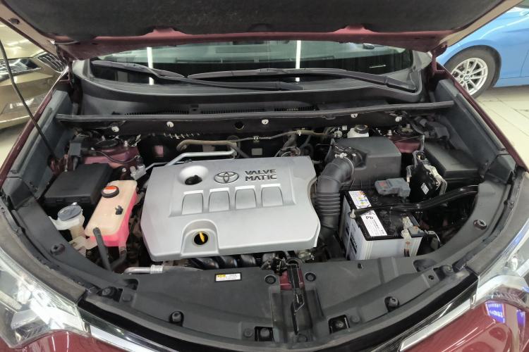 Used Toyota RAV4 2016 2.0L CVT Two-Wheel Drive Fashion Edition China V Standard Engine Bay