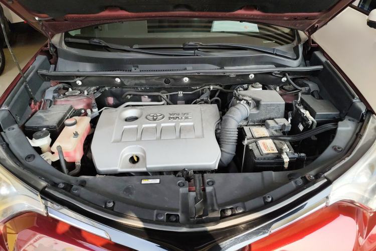 Used Toyota RAV4 2016 2.0L CVT Two-Wheel Drive Fashion Edition China V Standard Engine Bay