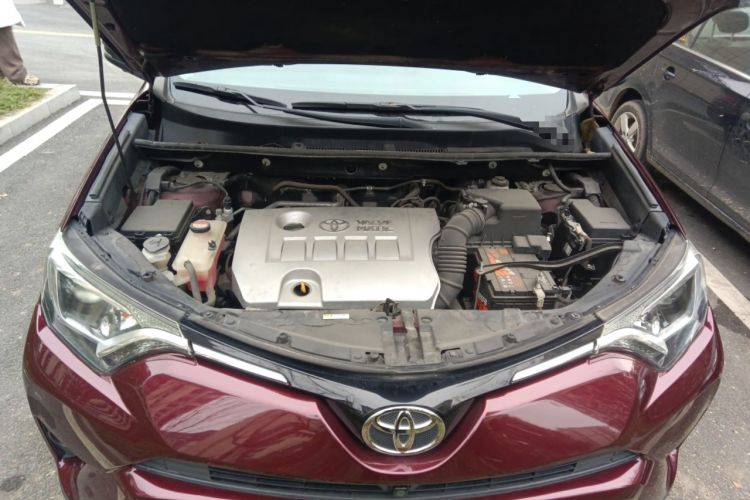 Used Toyota RAV4 2016 2.0L CVT Two-Wheel Drive Fashion Edition China V Standard Engine Bay
