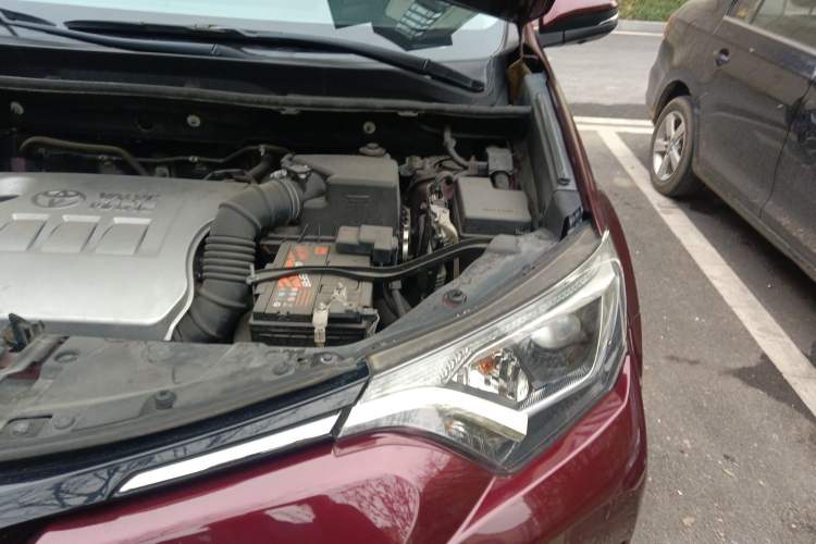 Used Toyota RAV4 2016 2.0L CVT Two-Wheel Drive Fashion Edition China V Standard Engine Bay Left