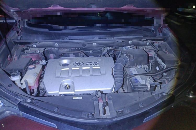 Used Toyota RAV4 2016 2.0L CVT Two-Wheel Drive Fashion Edition China V Standard Engine Bay
