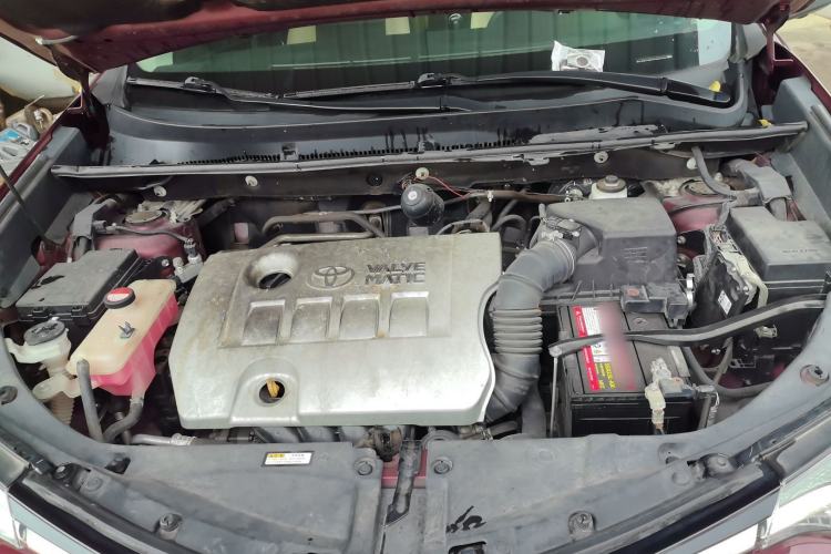 Used Toyota RAV4 2016 2.0L CVT Two-Wheel Drive Fashion Edition China V Standard Engine Bay