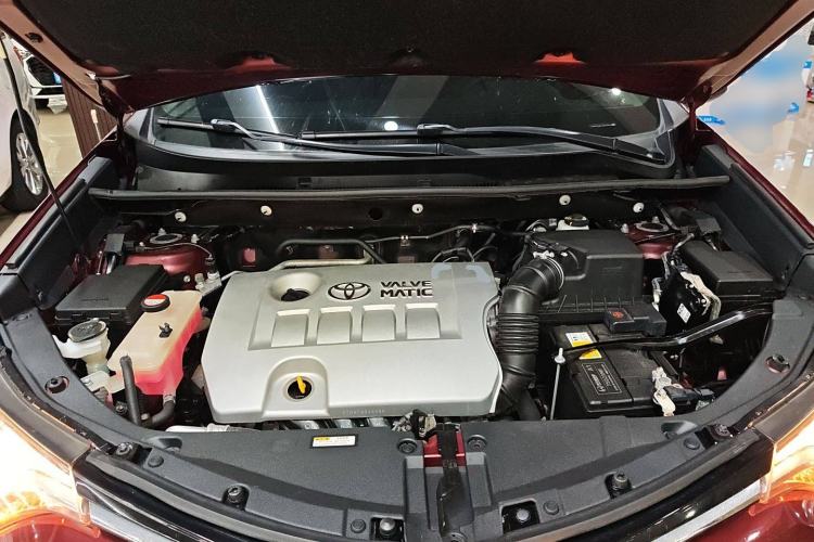 Used Toyota RAV4 2016 2.0L CVT Two-Wheel Drive Fashion Edition China V Standard Engine Bay
