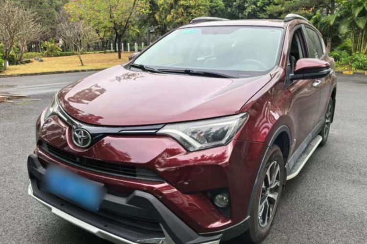 Used Toyota RAV4 2016 2.0L CVT Two-Wheel Drive Fashion Edition China V Standard Exterior 1