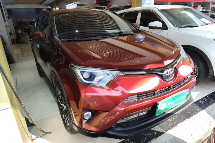 Used Toyota RAV4 2016 2.0L CVT Two-Wheel Drive Fashion Edition China V Standard Exterior 2