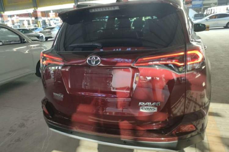 Used Toyota RAV4 2016 2.0L CVT Two-Wheel Drive Smart Edition China V Standard Exterior 3