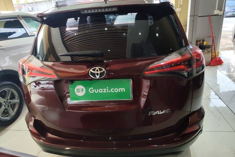 Used Toyota RAV4 2016 2.0L CVT Two-Wheel Drive Fashion Edition China V Standard Exterior 4