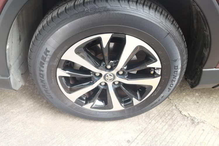 Used Toyota RAV4 2016 2.0L CVT Two-Wheel Drive Fashion Edition China V Standard Exterior 4