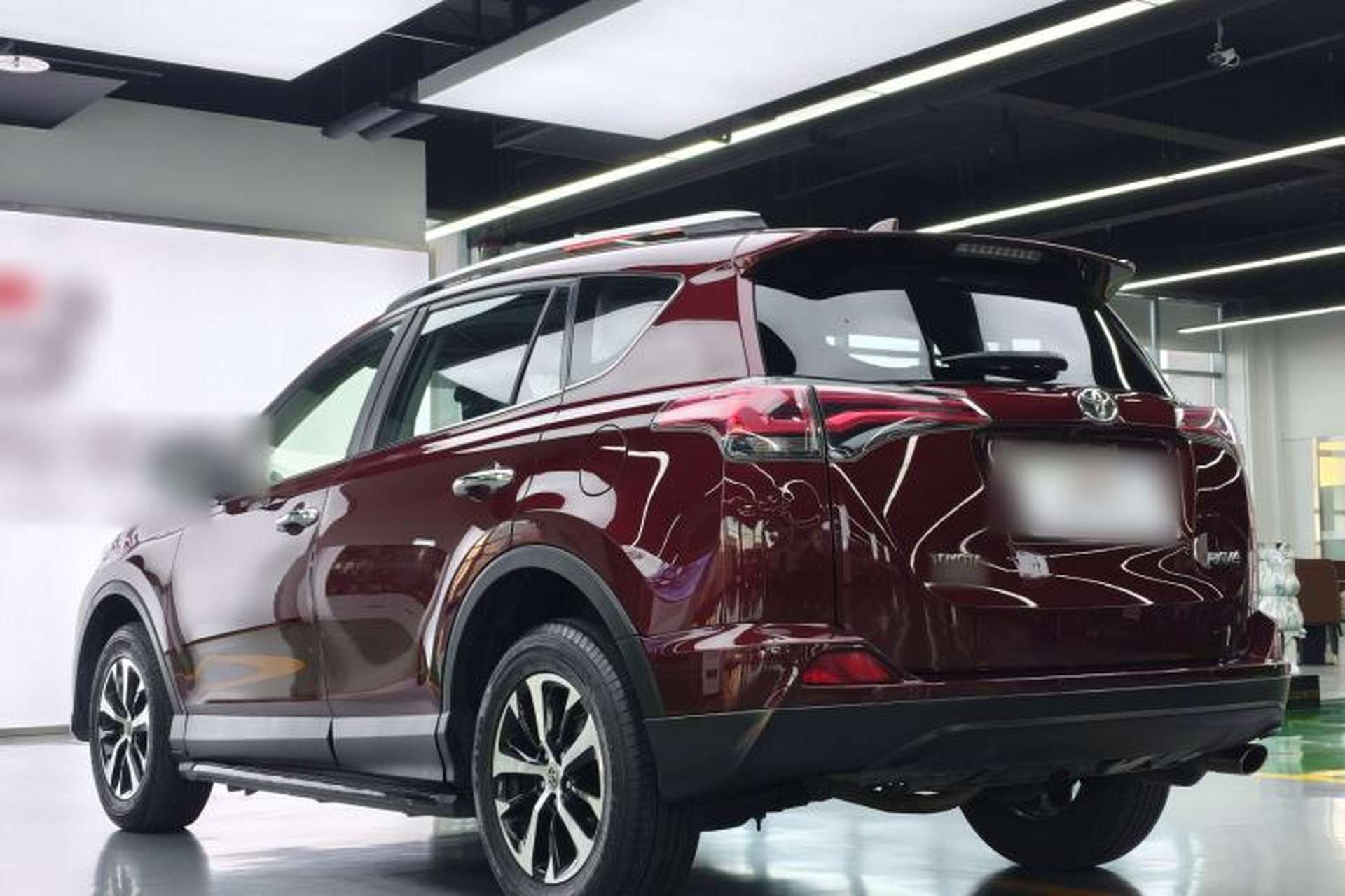 Used Toyota RAV4 2016 2.0L CVT Two-Wheel Drive Comfort Edition China V Standard Exterior 4
