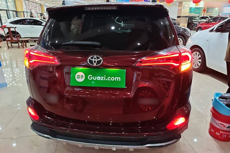 Used Toyota RAV4 2016 2.0L CVT Two-Wheel Drive Fashion Edition China V Standard Exterior 4
