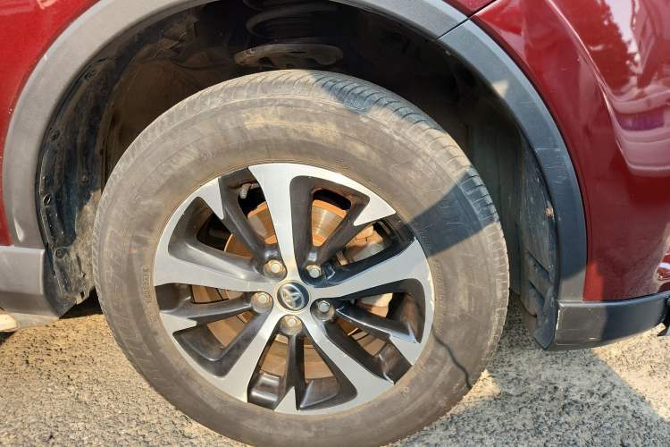 Used Toyota RAV4 2016 2.0L CVT Two-Wheel Drive Fashion Edition China V Standard Exterior 7