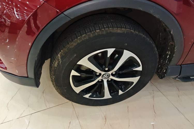 Used Toyota RAV4 2016 2.0L CVT Two-Wheel Drive Fashion Edition China V Standard Exterior 7