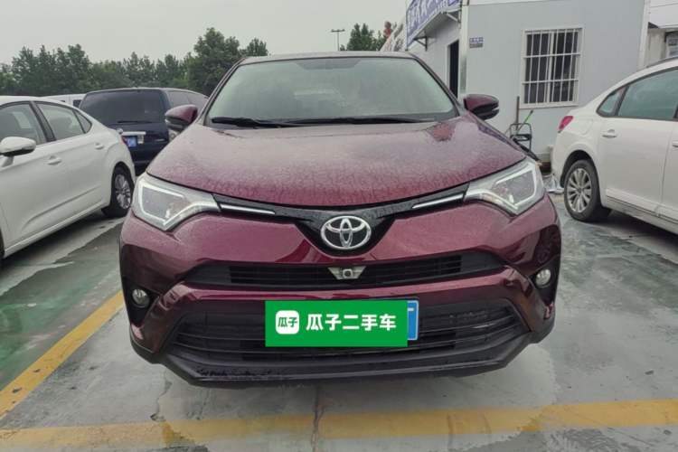 Used Toyota RAV4 2016 2.0L CVT Two-Wheel Drive Fashion Edition China V Standard Front