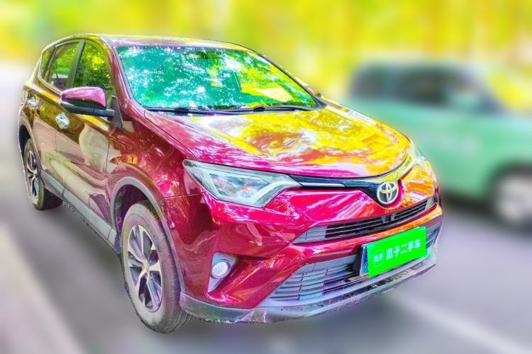 Used Toyota RAV4 2016 2.0L CVT Two-Wheel Drive Fashion Edition China V Standard Front Right 45 Deg
